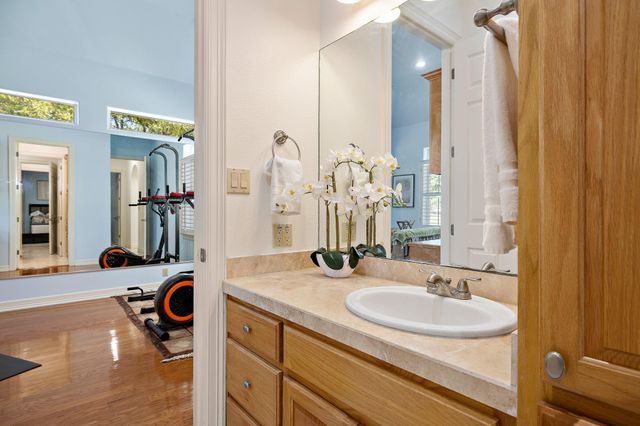 100 Palomino CV, Jarrell, TX 76537