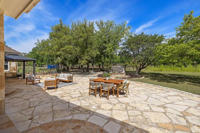 100 Palomino CV, Jarrell, TX 76537