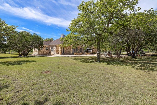 100 Palomino CV, Jarrell, TX 76537