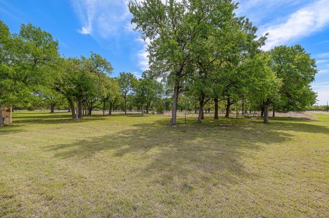 100 Palomino CV, Jarrell, TX 76537