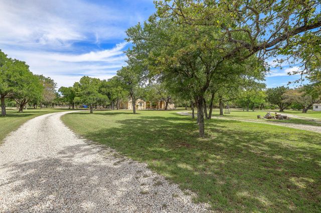 100 Palomino CV, Jarrell, TX 76537