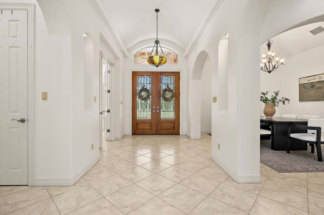 100 Palomino CV, Jarrell, TX 76537