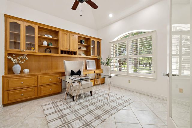 100 Palomino CV, Jarrell, TX 76537