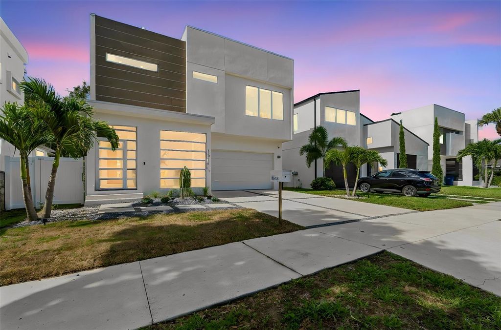 Image 2 of property listing at 1314 1/2 W. LEMON STREET, Tampa, FL 33606