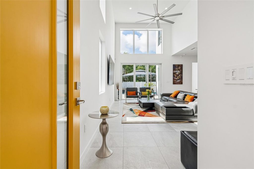 Image 13 of property listing at 1314 1/2 W. LEMON STREET, Tampa, FL 33606