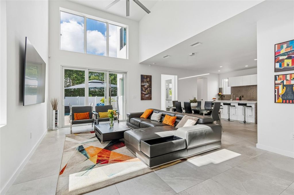 Image 14 of property listing at 1314 1/2 W. LEMON STREET, Tampa, FL 33606