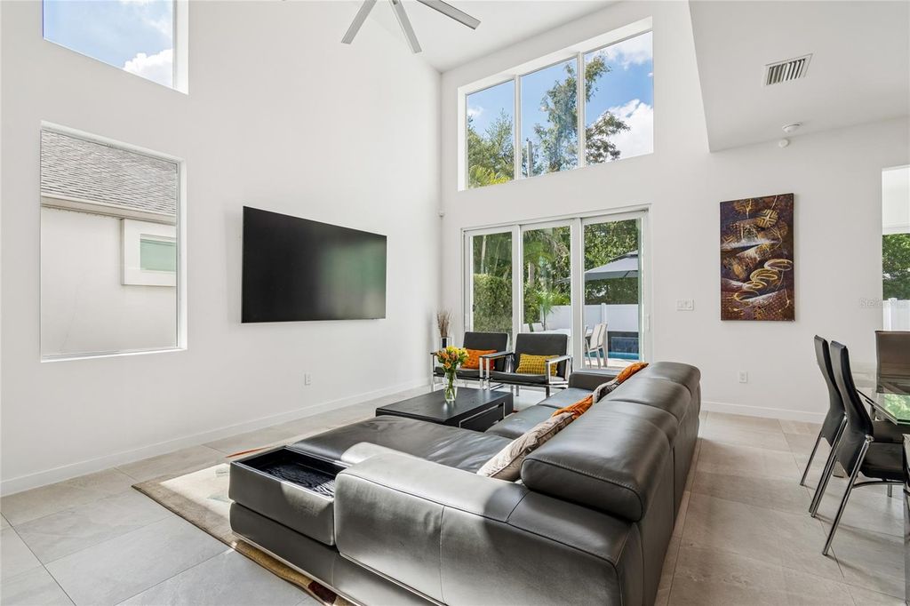 Image 19 of property listing at 1314 1/2 W. LEMON STREET, Tampa, FL 33606