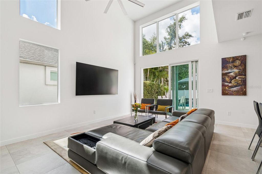 Image 26 of property listing at 1314 1/2 W. LEMON STREET, Tampa, FL 33606