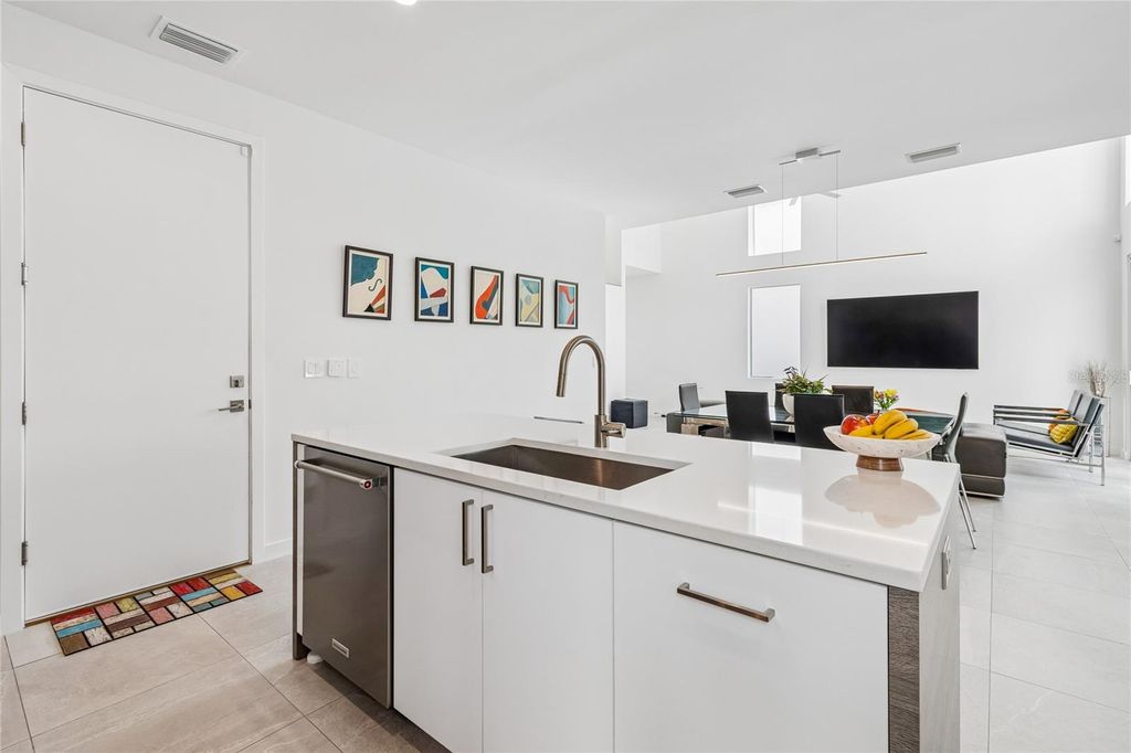 Image 32 of property listing at 1314 1/2 W. LEMON STREET, Tampa, FL 33606