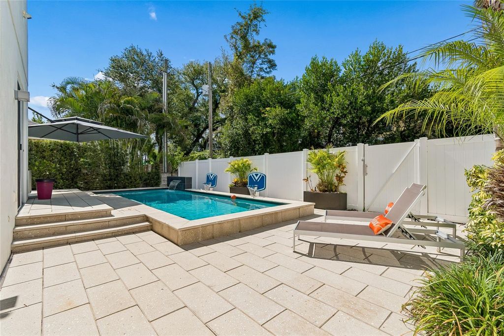 Image 76 of property listing at 1314 1/2 W. LEMON STREET, Tampa, FL 33606