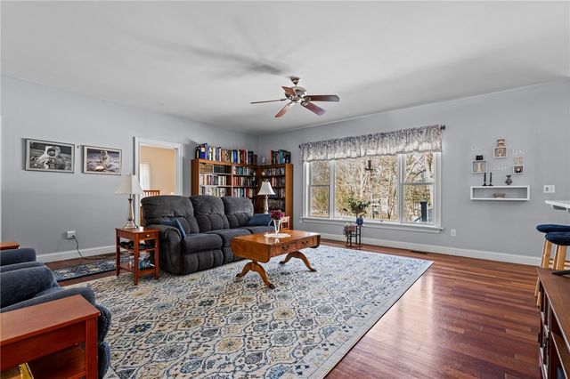 17 Blackwells Landing, Brooklyn, CT 06234