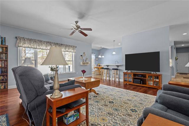 17 Blackwells Landing, Brooklyn, CT 06234