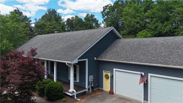 17 Blackwells Landing, Brooklyn, CT 06234