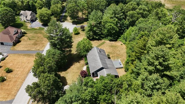 17 Blackwells Landing, Brooklyn, CT 06234