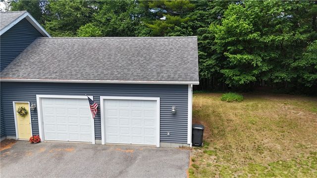 17 Blackwells Landing, Brooklyn, CT 06234