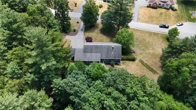 17 Blackwells Landing, Brooklyn, CT 06234