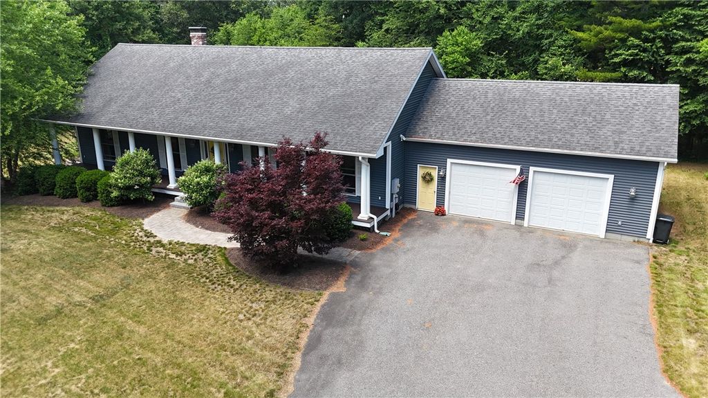 17 Blackwells Landing, Brooklyn, CT 06234