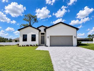 2626 26th AVE, Cape Coral, FL 33993