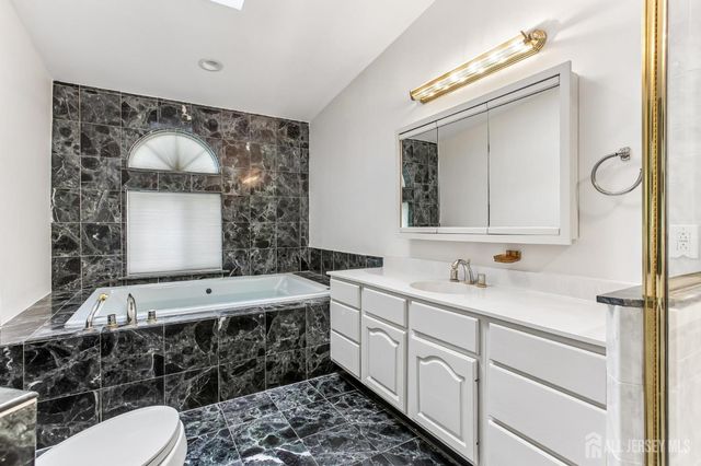 1 Picaron Place, South Amboy, NJ 08879