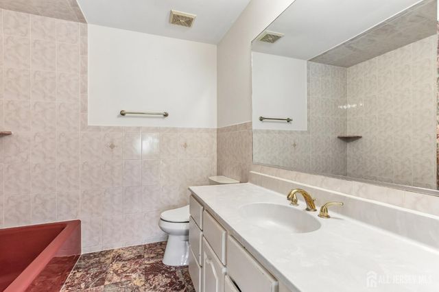 1 Picaron Place, South Amboy, NJ 08879