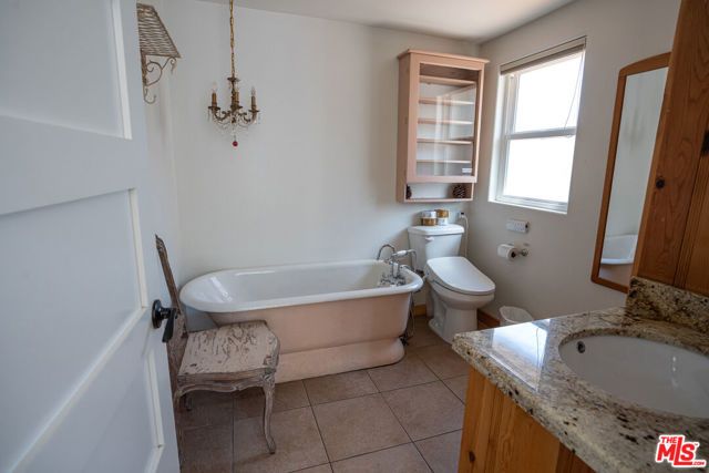 40083 Lakeview Drive, Big Bear City, CA 92315