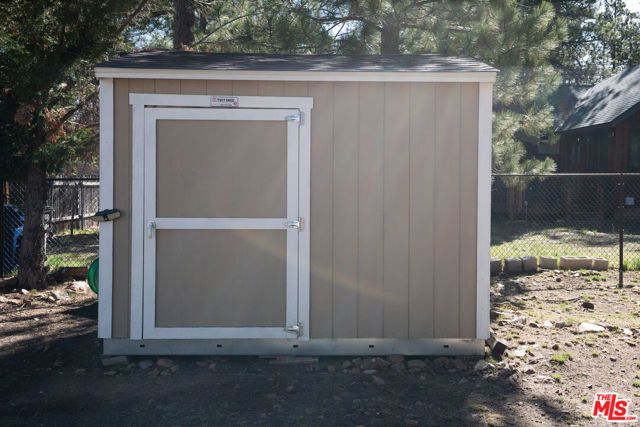 40083 Lakeview Drive, Big Bear City, CA 92315