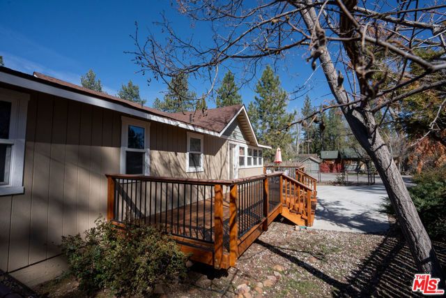 40083 Lakeview Drive, Big Bear City, CA 92315