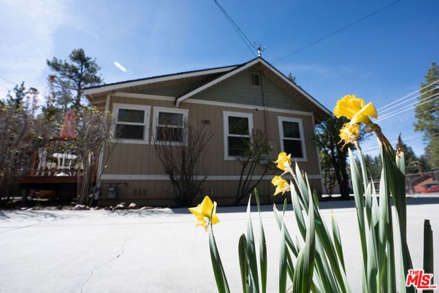 40083 Lakeview Drive, Big Bear City, CA 92315