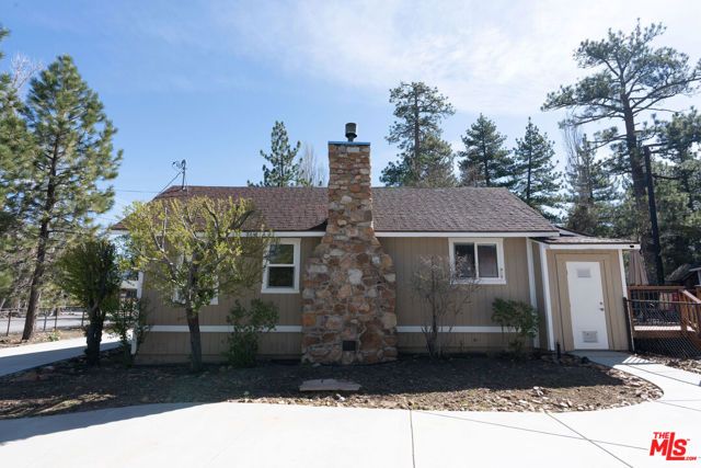 40083 Lakeview Drive, Big Bear City, CA 92315