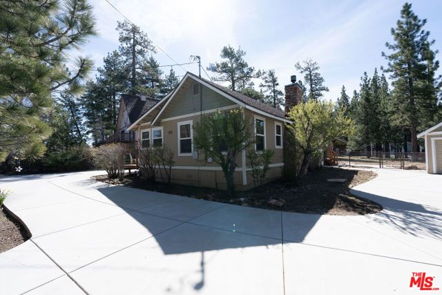 40083 Lakeview Drive, Big Bear City, CA 92315