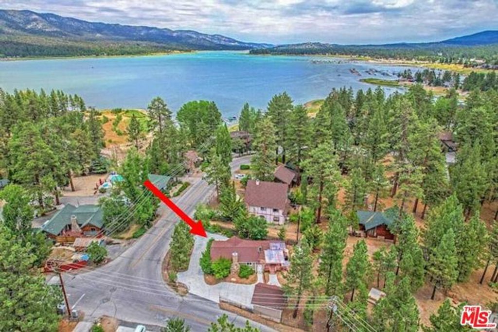 40083 Lakeview Drive, Big Bear City, CA 92315