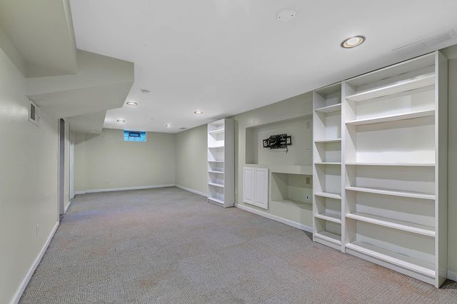 10206 Lakeview Drive W, Minnetonka, MN 55305