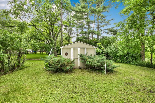 10206 Lakeview Drive W, Minnetonka, MN 55305