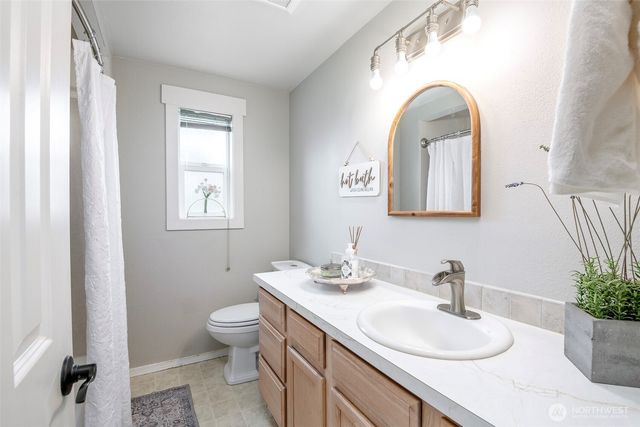1329 Porter Street, Enumclaw, WA 98022