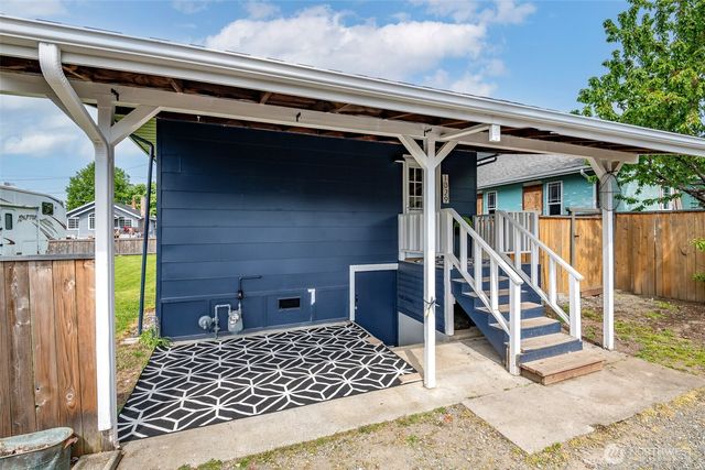 1329 Porter Street, Enumclaw, WA 98022