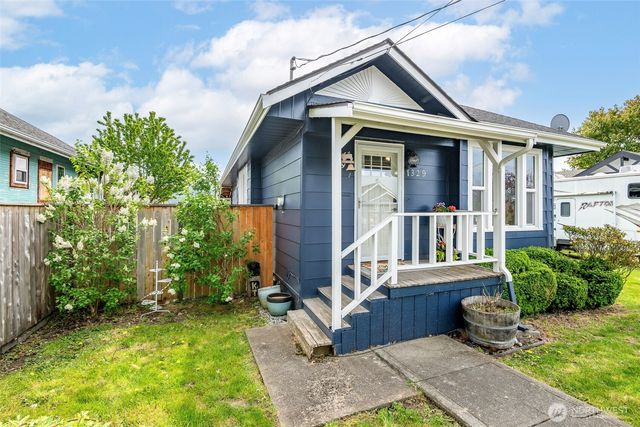 1329 Porter Street, Enumclaw, WA 98022