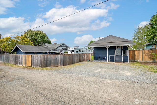 1329 Porter Street, Enumclaw, WA 98022