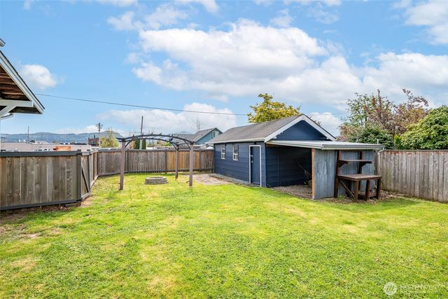 1329 Porter Street, Enumclaw, WA 98022
