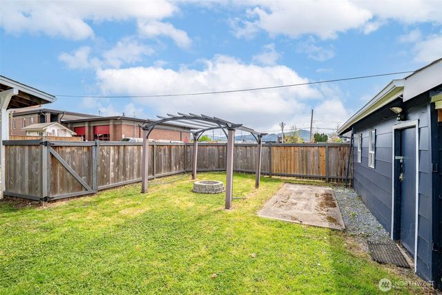 1329 Porter Street, Enumclaw, WA 98022