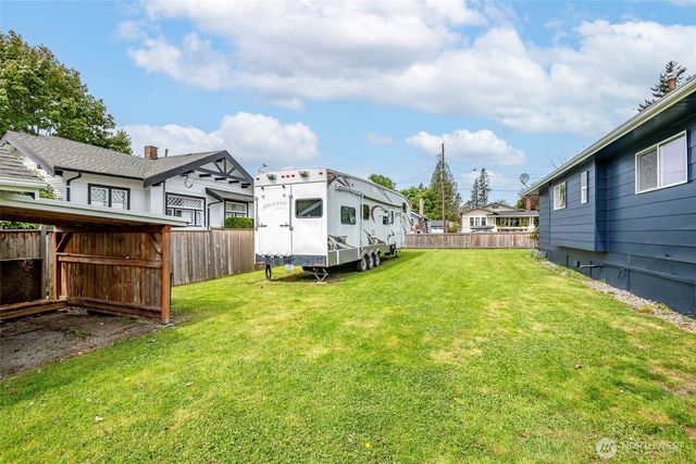 1329 Porter Street, Enumclaw, WA 98022