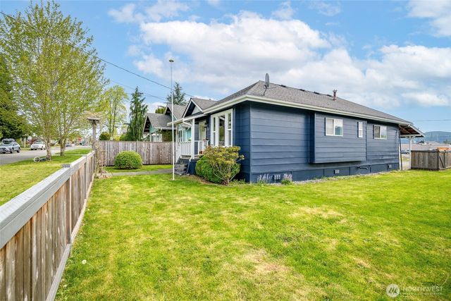 1329 Porter Street, Enumclaw, WA 98022