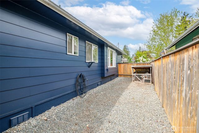 1329 Porter Street, Enumclaw, WA 98022