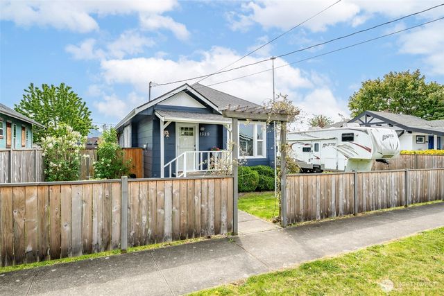 1329 Porter Street, Enumclaw, WA 98022