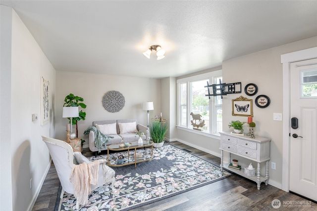 1329 Porter Street, Enumclaw, WA 98022