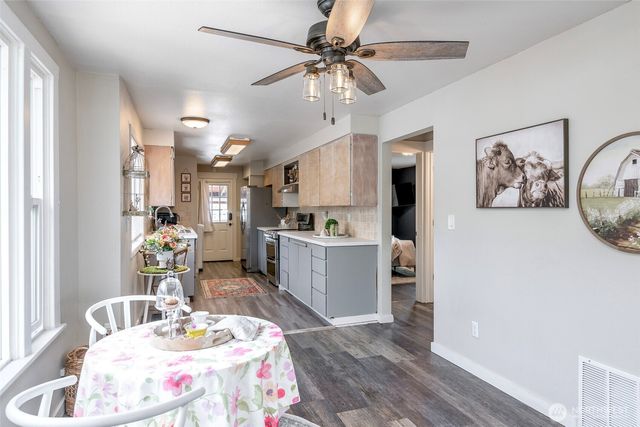 1329 Porter Street, Enumclaw, WA 98022
