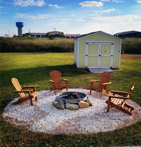 956 S Monkhouse Drive, Bolivar Peninsula, TX 77650