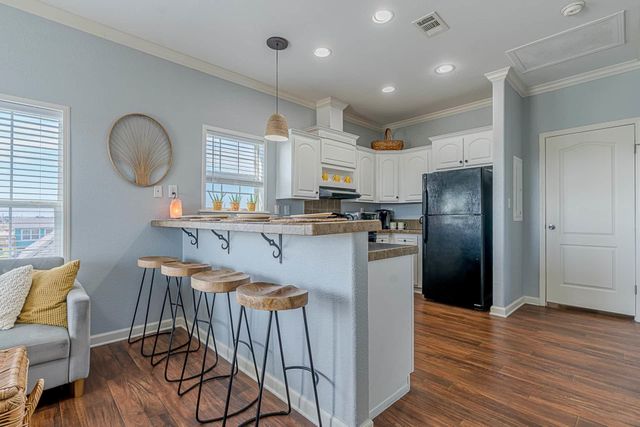 956 S Monkhouse Drive, Bolivar Peninsula, TX 77650