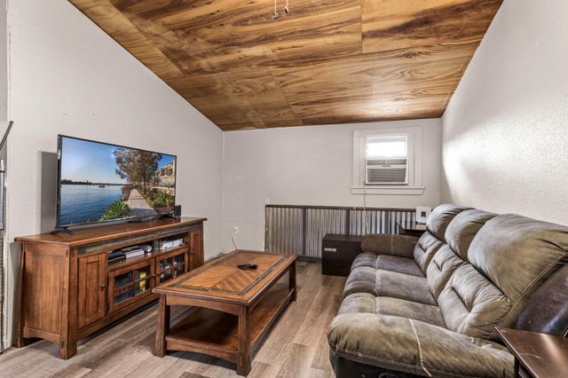 771 Hillje RD, Kingsbury, TX 78638