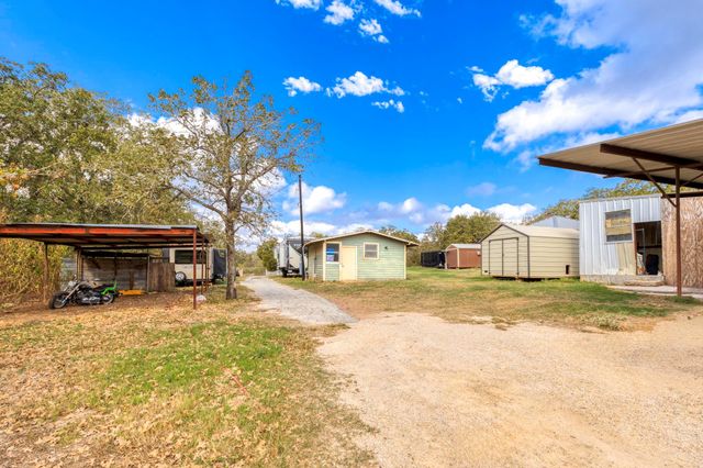 771 Hillje RD, Kingsbury, TX 78638