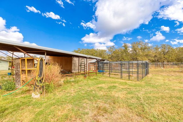 771 Hillje RD, Kingsbury, TX 78638